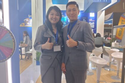 Desy Tako (COO) dan Melky Tako (CEO) tatkala Memberikan Keterangan Pers Dalam Rangka Keikutsertaan PT. Tako Anugerah Koporasi Dalam Pameran Tahunan Transport & Logistic Indonesia 2024, Di JI. Expo, Kawasan Kemayoran, Jakarta Pusat.