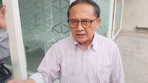 Prof.Dr.Didin S. Damanhuri SE., MS, DEA Saat Memberikan Keterangan Pers Pada Awak Media Pada Diskusi Cendikia MPP Pemuda ICMI Dengan Tema "Fenomena Kenaikan UKT Dan Masa depan Pendidikan Indonesia Pada Selasa, 21 Mei 2024.