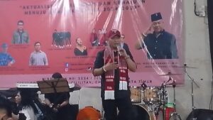 Dr. Drs. Nikson Nababan, M. Si., Tatkala Memberikan Kata Sambutan Dan Motivasi Serta Diwawancarai Oleh Awak Media, Saat Agenda Silaturahmi Bersama Bang Nikson Nababan, Di Cafe Arih Ersada, Kawasan Cawang, Jakarta Timur.