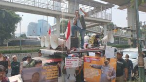 Demo Depan Kejati DKI Jakarta, Mendesak Pembebasan Dan Penahanan Atas Ike Farida, Yang Terjadi pada 26 Juli 2024. Agenda Demo Dan Aksi Damai Berlangsung Pada 30 Juli 2024.