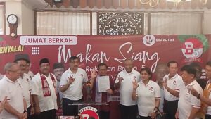 Relawan Bravo-5 Mendeklarasikan Dukungan Pada Paslon Cagub-Cawagub Pramono Anung-Rano Karno Di Kawasan Kayu Putih, Jakarta Timur Pada Jum'at, 15 November 2024.