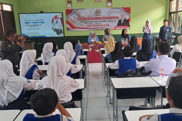 Agita menjelaskan bahwa Pancasila bukan hanya simbol negara, melainkan pedoman sikap dan perilaku dalam kehidupan sehari-hari. Nilai-nilai seperti saling menghormati, gotong royong, keadilan, dan musyawarah dapat diterapkan langsung oleh para siswa di lingkungan sekolah maupun di tengah masyarakat. Ia mengajak para pelajar untuk tidak sekadar menghafal sila-sila Pancasila, tetapi juga mengamalkannya dalam tindakan nyata.