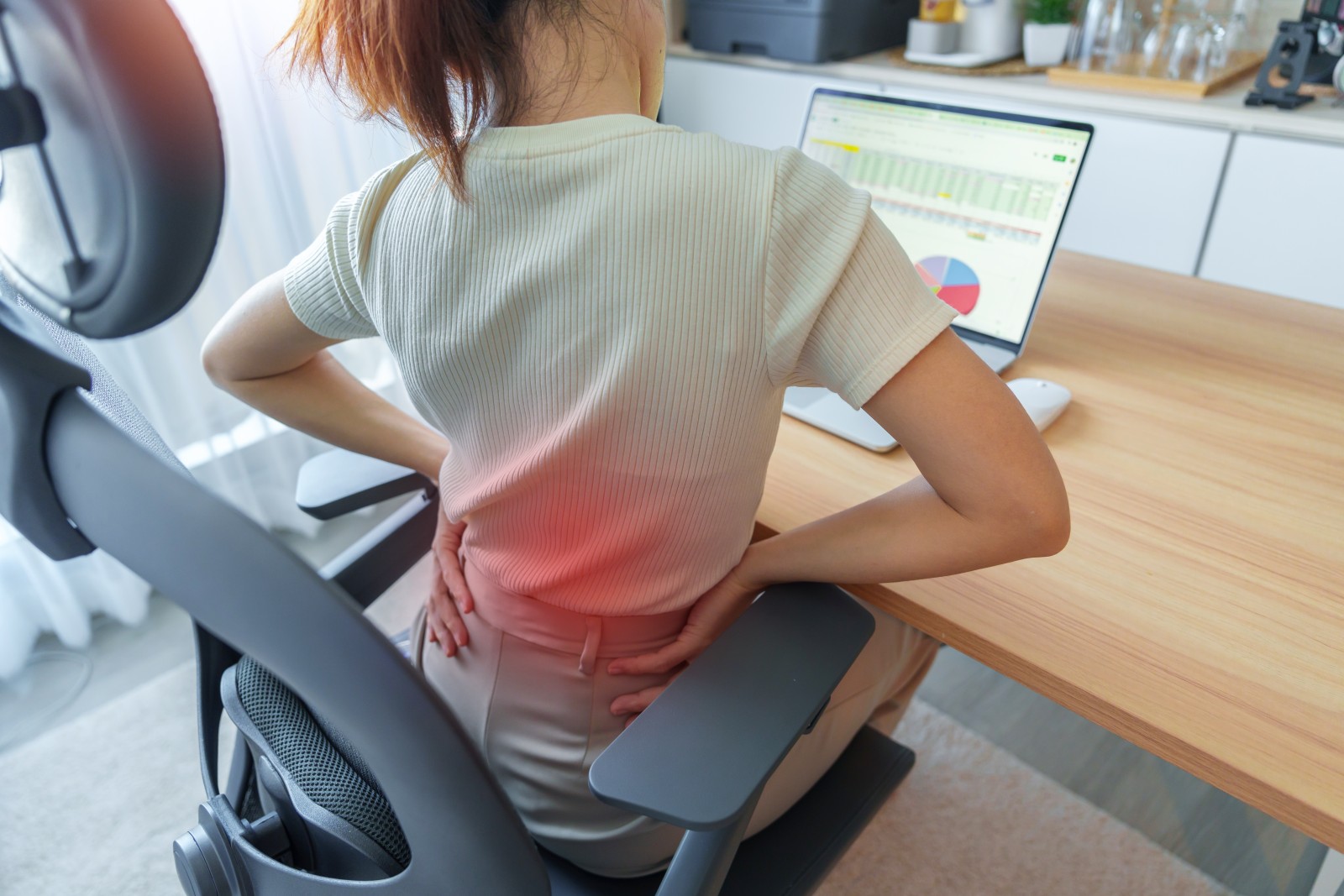 Cegah Low Back Pain di Kantor: Tips untuk Pekerja dengan Punggung yang Sehat