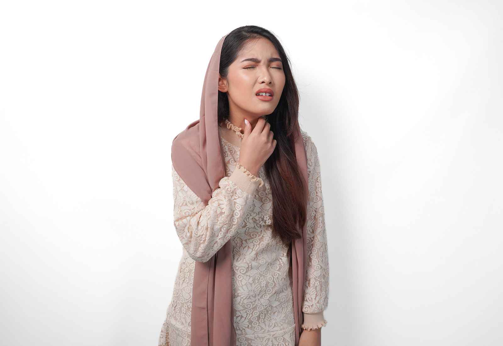 Catat! Ini Cara Mengatasi Sakit Tenggorokan saat Puasa