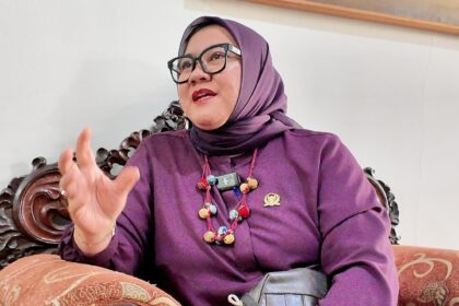 Kunjungan Agita Nufianti DPD RI ke RW 08 Ancol bahas fasilitas PAUD, insentif guru ngaji, dan pengelolaan sampah untuk kesejahteraan warga.