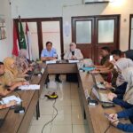 Penonaktifan massal PBI BPJS di Jabar membuat 1,9 juta warga nonaktif. Dinkes minta faskes tetap layani, reaktivasi kini bisa lewat desa, ada hak sanggah