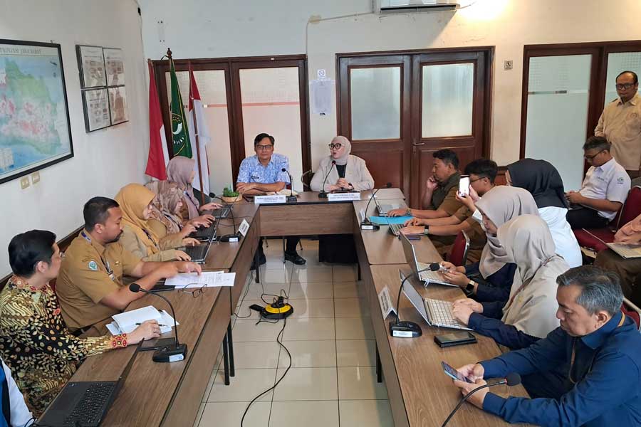 Rapat Kerja Anggota DPD RI Agita Nurfianti, S.Psi, dengan DINSOS JABAR, DINKES JABAR, BPS JABAR, DAN BPJS JABAR.