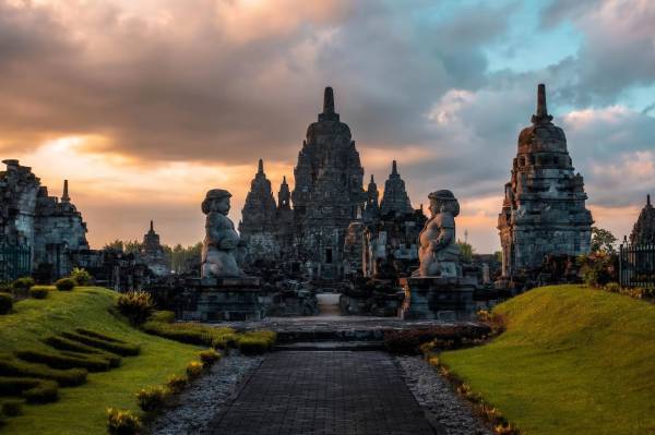 Day Tour Keraton, Tamansari Watercastle & Prambanan Temple