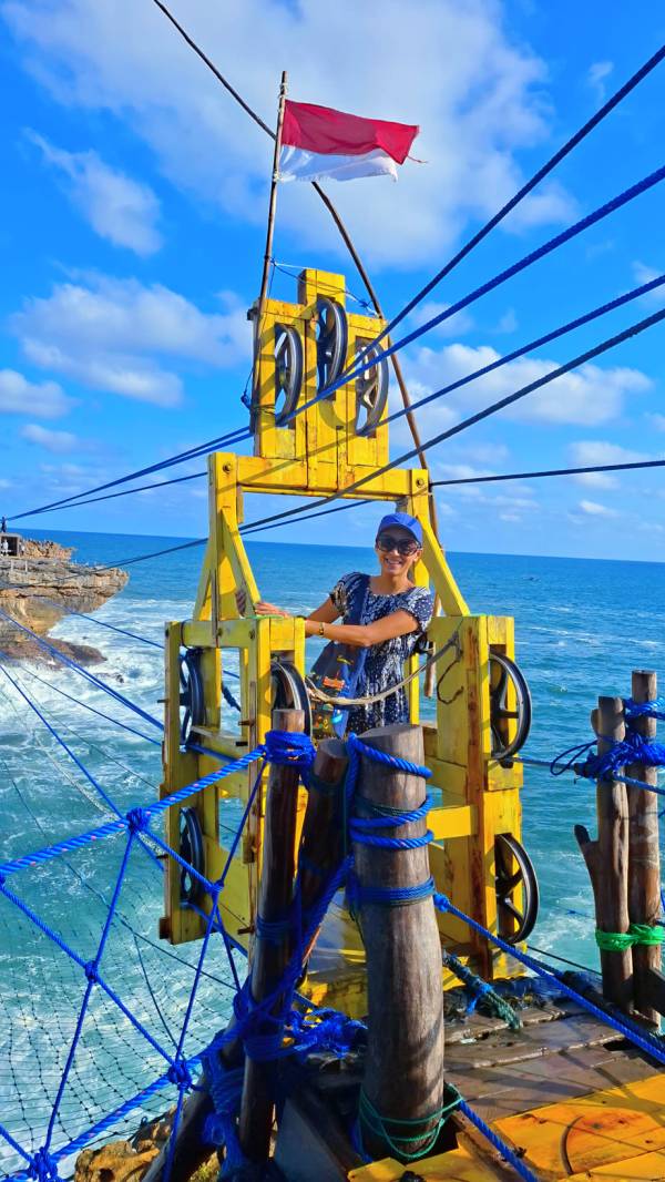 Day Tour Timang Beach