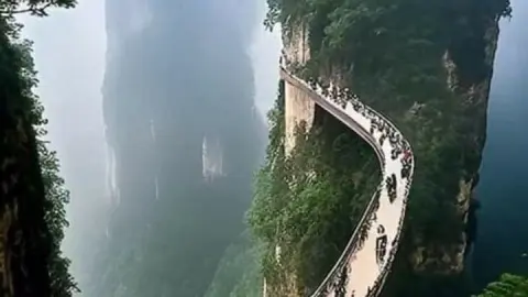 9D ZHANGJIAJIE FURONGZHEN MUSLIM
