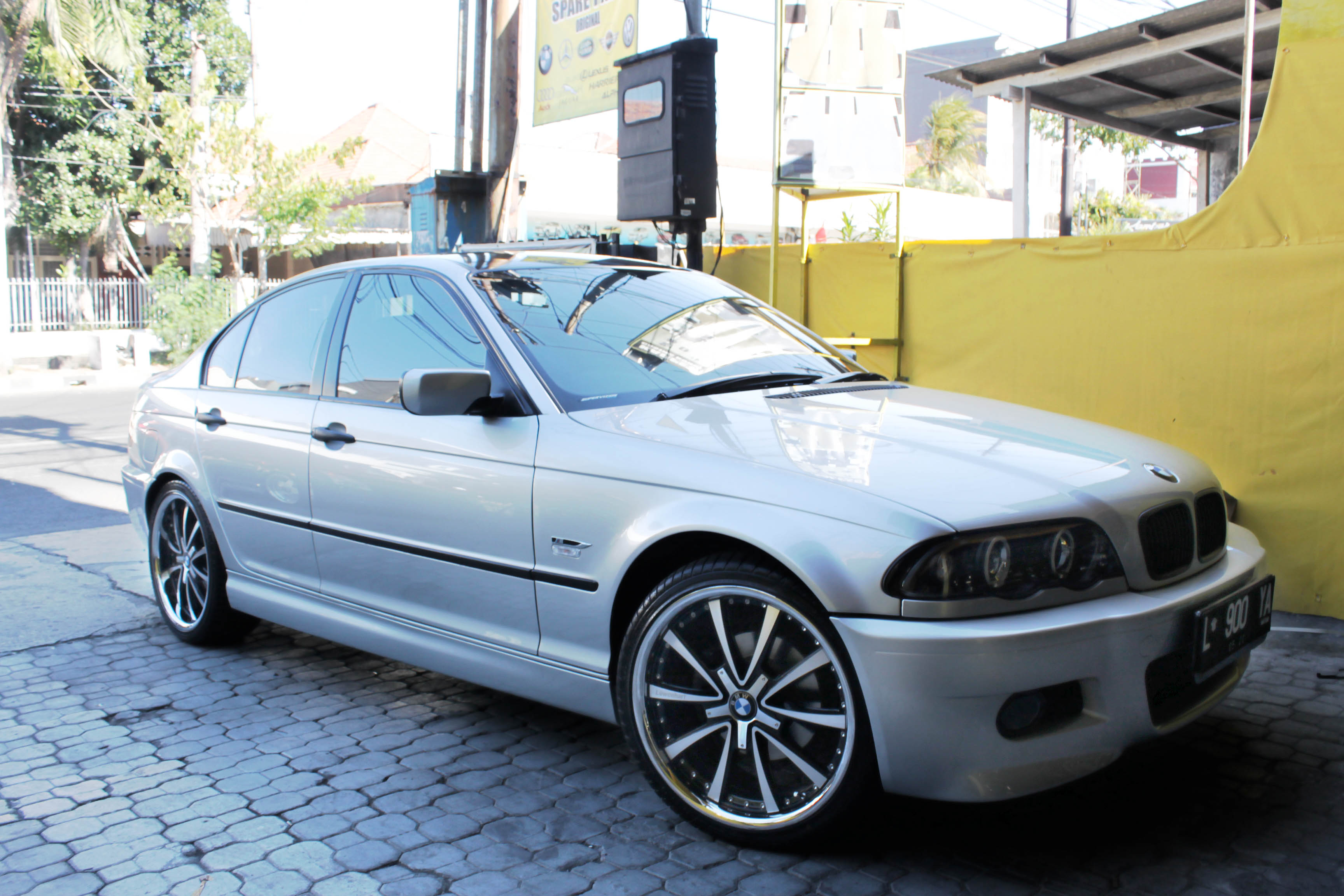 BMW