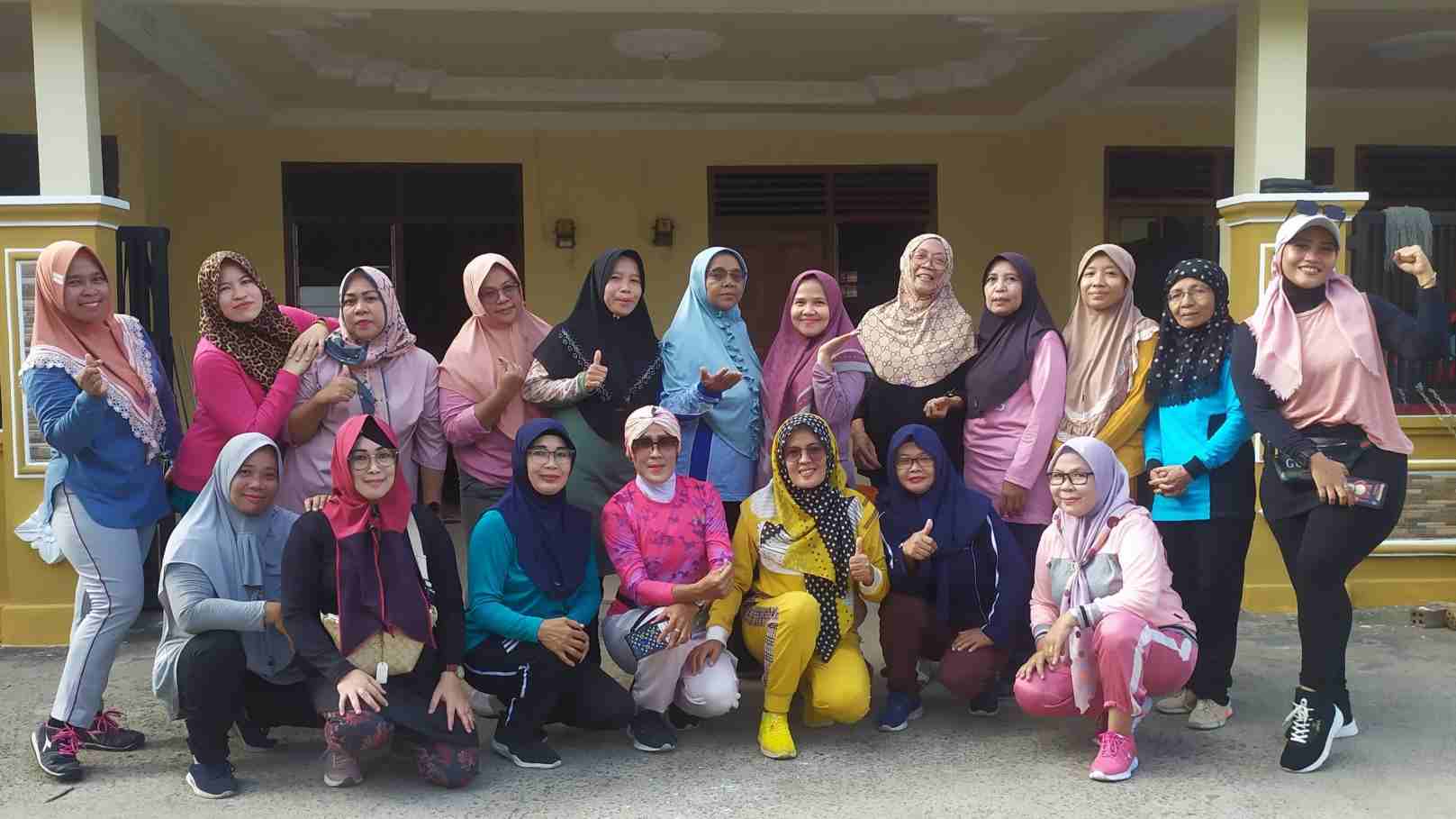 Warga RT 20 RW 06 Kelurahan Talang Aman Senam Sehat Menuju Bulan Puasa