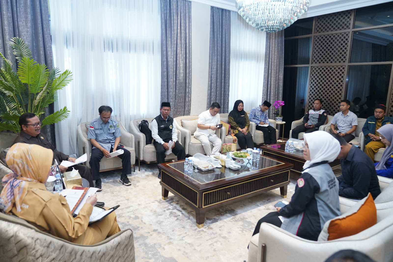 Ketua DPRD Sumsel Terima Audiensi dari Forum Guru Honor Negeri Status P