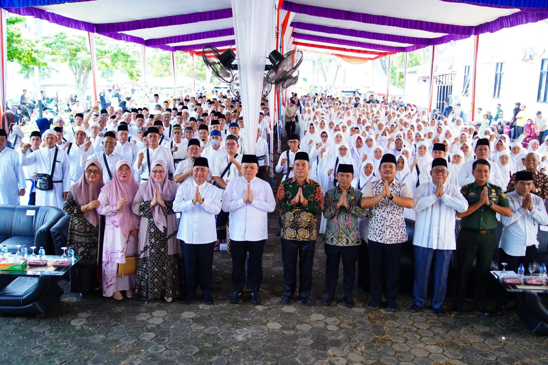 Lepas 270 JCH Muba , Pj Bupati Sandi Fahlepi Minta Jemaah Jaga Kesehatan