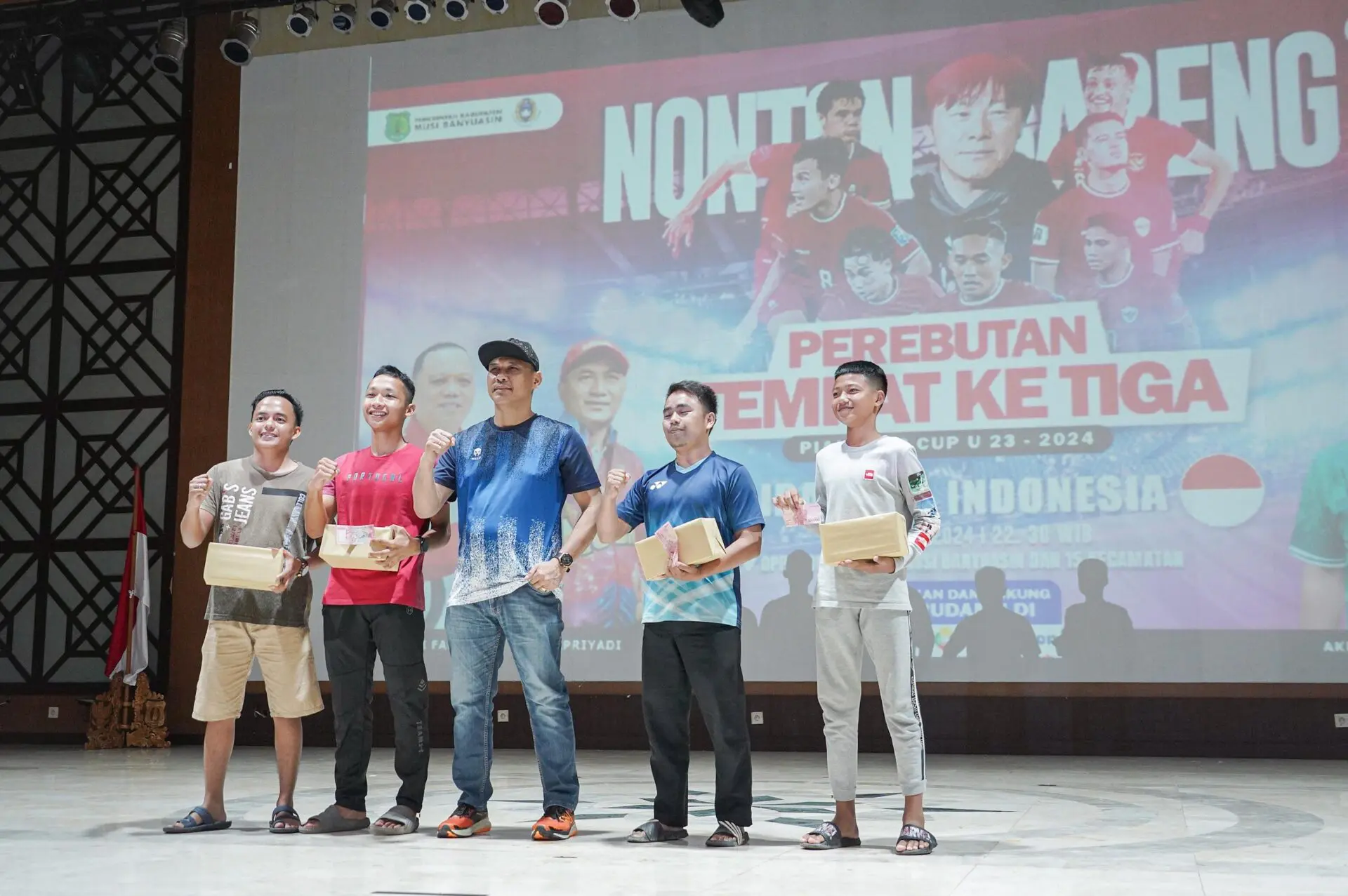 Pj Bupati H Sandi Fahlepi Boyong Pecinta Sepakbola Nobar AFC U-23 di Opproom Pemkab Muba