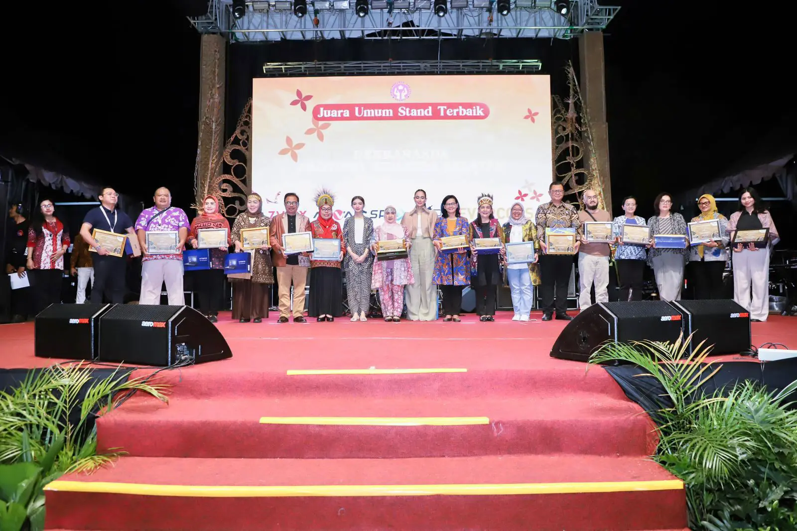 Dekranasda Sumsel Juara Umum Kendaraan Hias-Stand Terbaik dalam HUT ke-44 Dekranas Tahun 2024