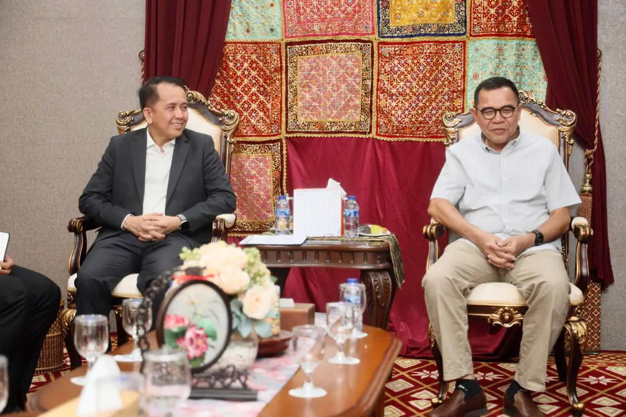 Pj Gubernur Agus Fatoni Merasa Bangga Ditawari Jadi Dosen pada Program Doktor dan Magister FISIP Unsri