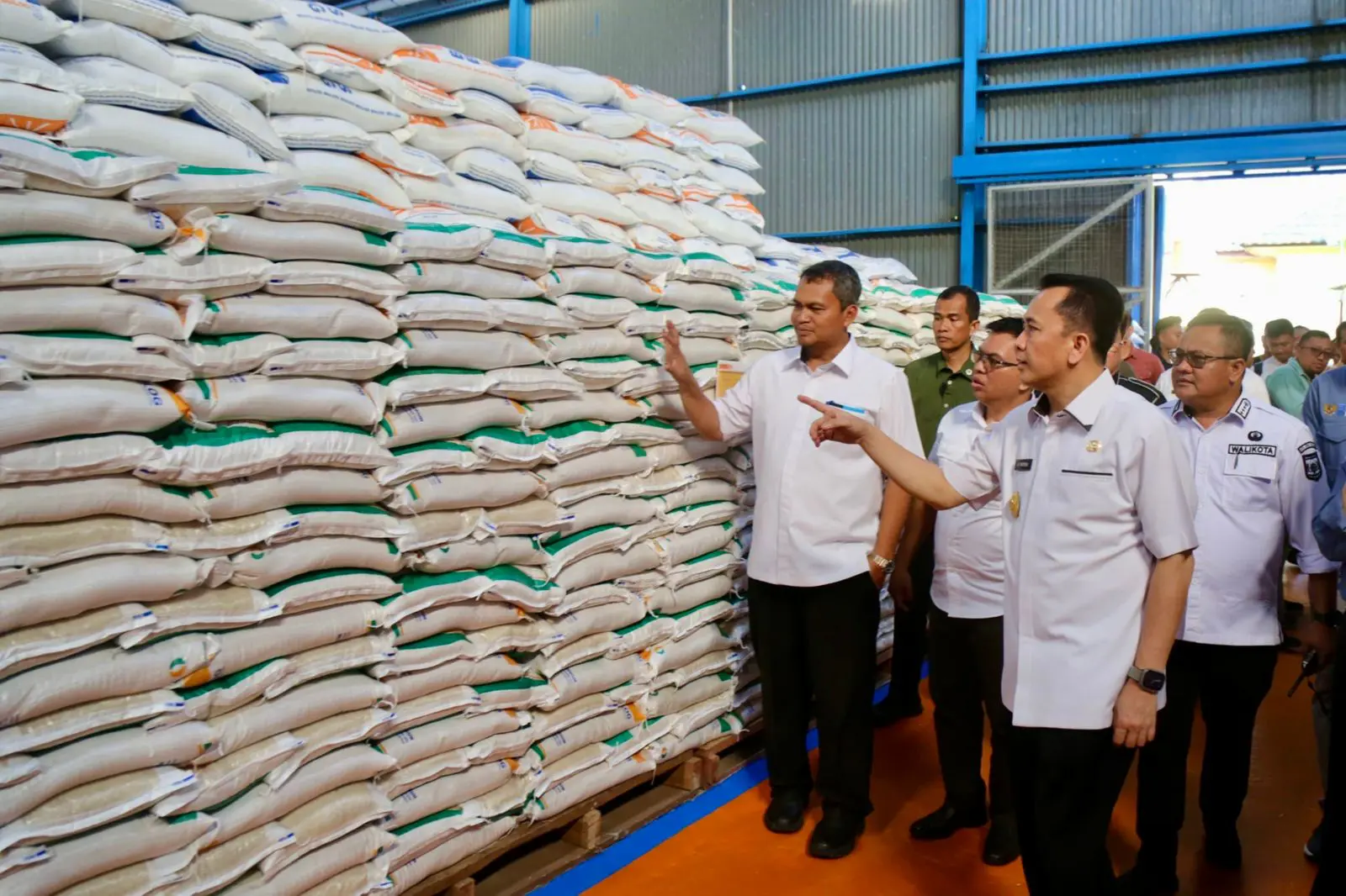 Pj Gubernur Agus Fatoni Tinjau Langsung Persiapan H-1 Kunjungan Kerja dari Presiden Jokowi ke Sumsel