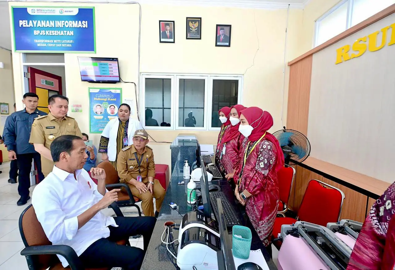 Pj Gubernur Sumsel Agus Fatoni Dampingi Presiden Jokowi Tinjau RSUD Rupit Kabupaten Musi Rawas Utara