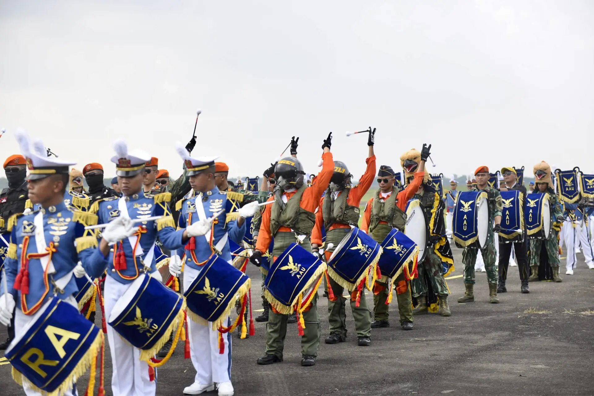 Pj Gubernur Agus Fatoni Apresiasi Penampilan Display Drumband Taruna dan Taruni AAU di Kota Palembang