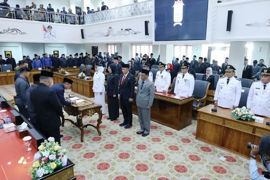 Ratu Dewa Lantik 91 Pejabat Pemkot Palembang Esselon III dan IV