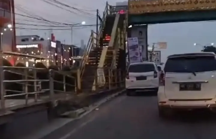 Tim Gabungan Tertibkan Parkir Kendaraan Bukan Pada Tempatnya