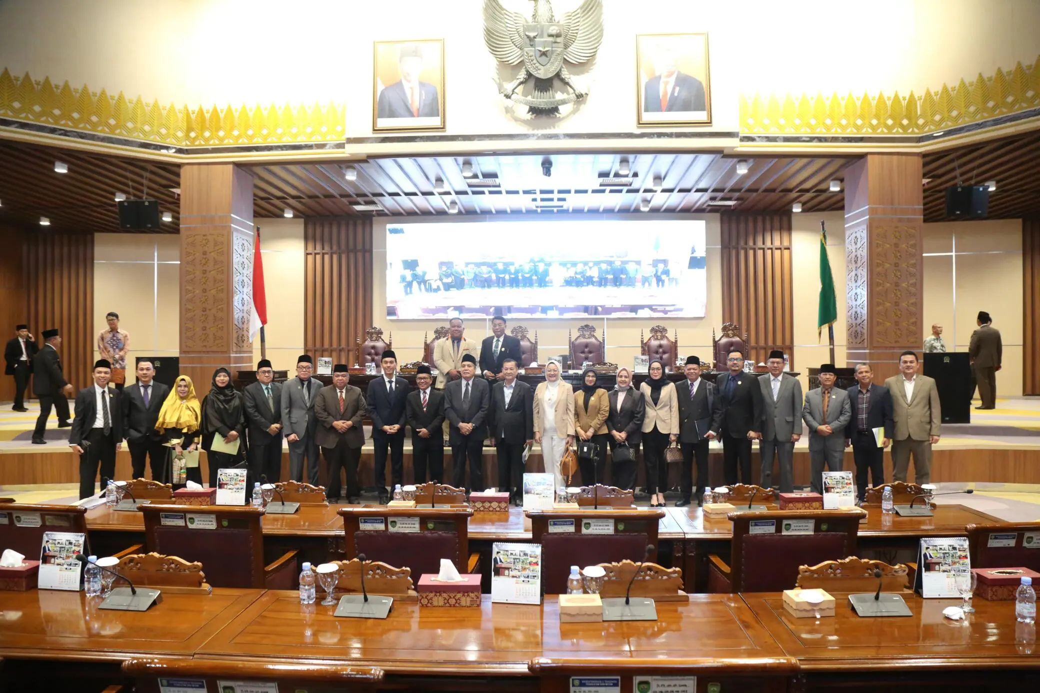 DPRD Sumsel Dengarkan Jawaban Atas Gubernur Atas Pandangan Umum Fraksi DPRD Sumsel terhadap Raperda Pertanggungjawaban APBD TA 2023