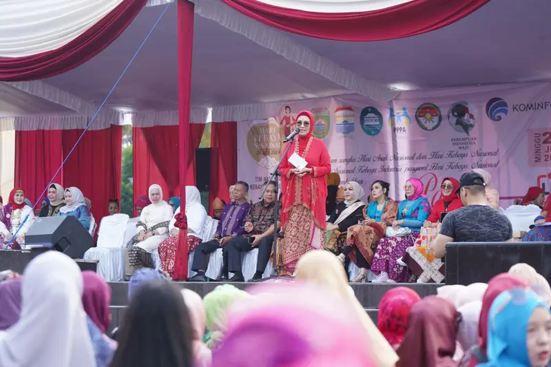 Ketua DPRD Sumsel RA Anita Hadiri Peringatan Hari Kebaya Nasional (HKN) Perdana di BKB Palembang