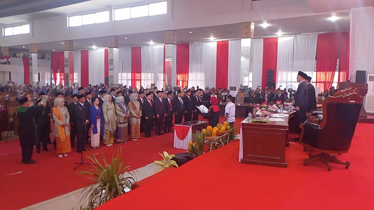 Sepasang Suami Istri Catatkan Sejarah di DPRD Empat Lawang