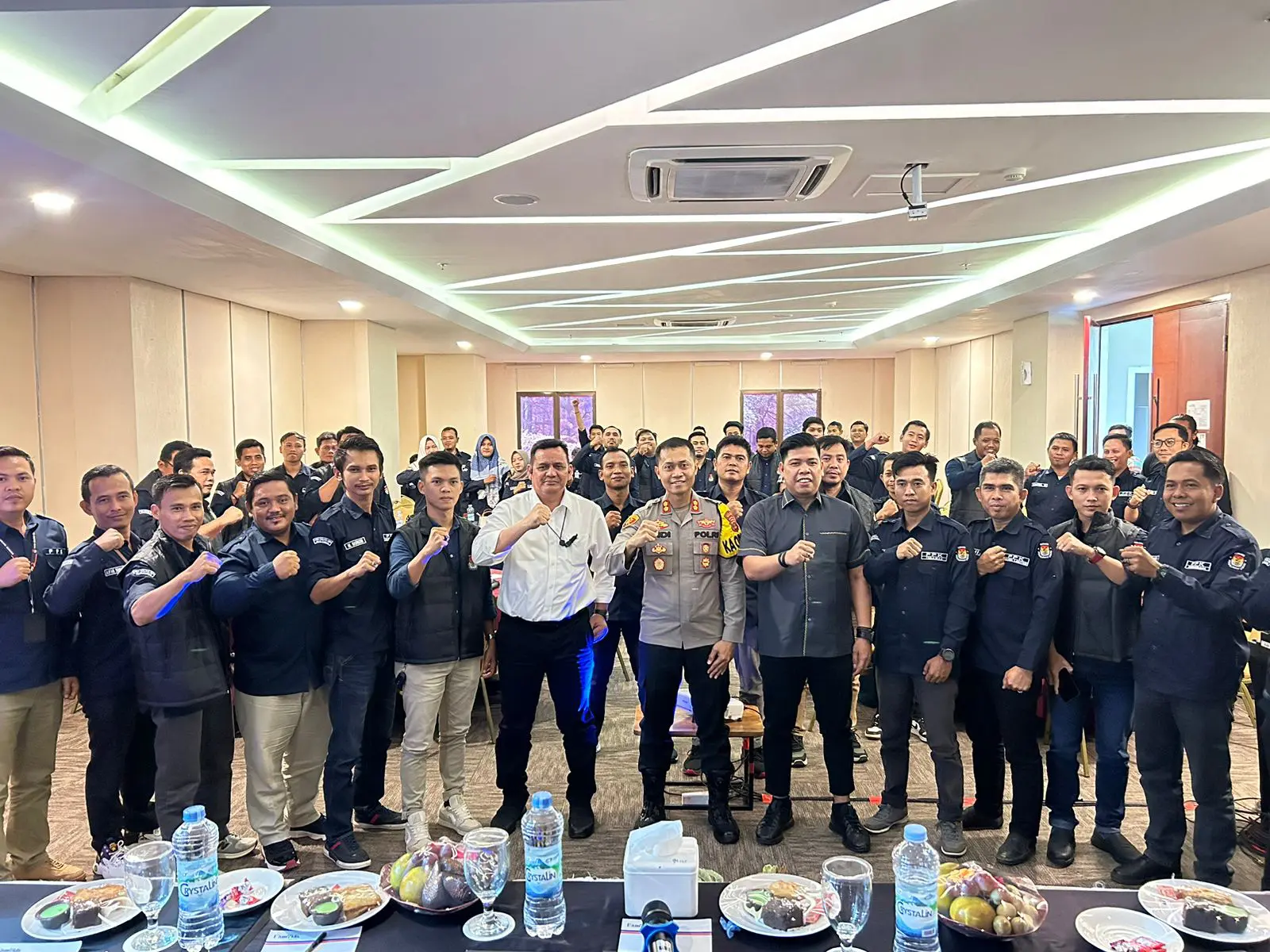 Edukasi Hukum Ke Seluruh PPK, Kapolres Musi Rawas Jadi Pemateri Bimtek Training Of Trainer Tata Kerja dan Kode Etik Badan Adhoc Pilkada Musi Rawas Tahun 2024