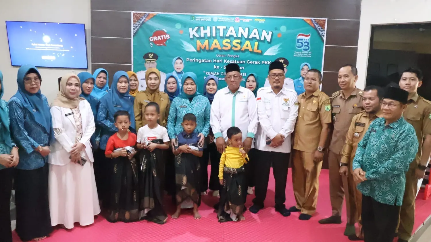 Peringati HKG PKK Ke-53, TP PKK Muba Gelar Khitanan Massal