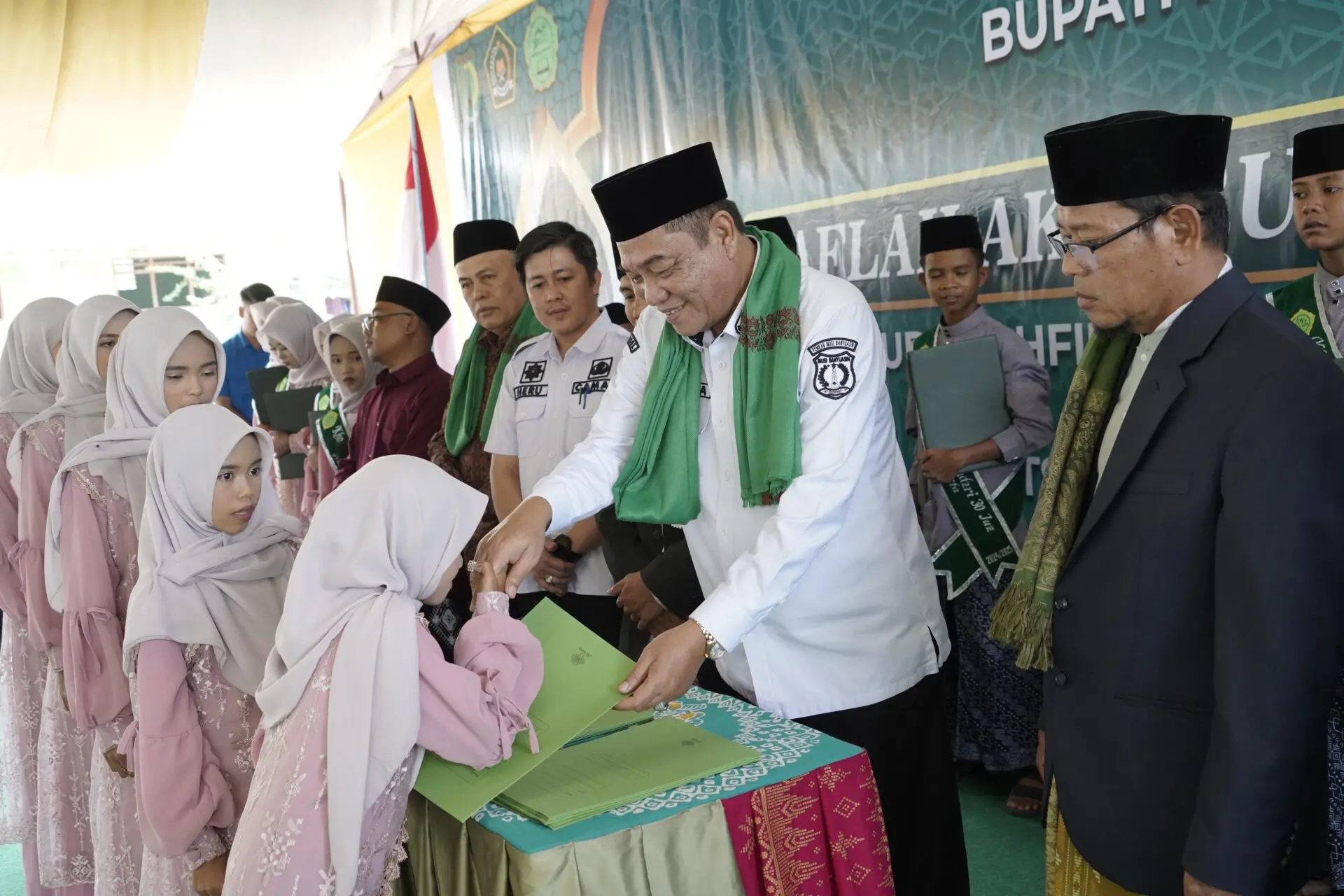 Bupati Muba Hadiri Haflah Akhirussanah dan Wisuda Tahfidz Perdana Ponpes Sirojul Ulum