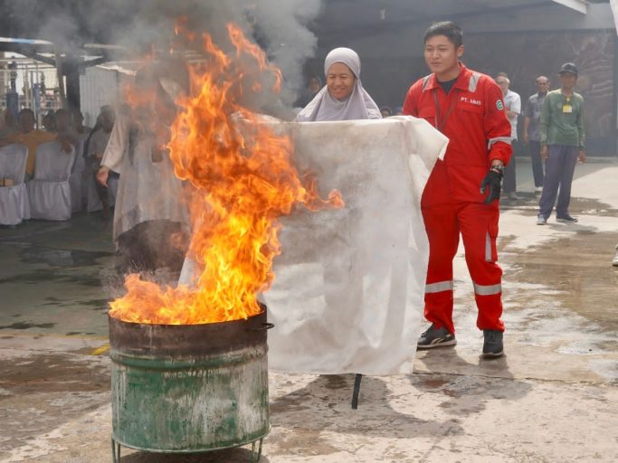 Edukasi Keselamatan Penggunaan LPG bagi Warga Ring 1 di IT Pangkal Balam