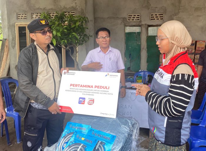 Gerak Cepat Bantu Korban Kebakaran di Kemang Agung