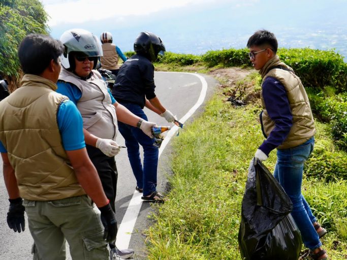 Inisiasi Aksi Bersihkan Kawasan Wisata Gunung Dempo