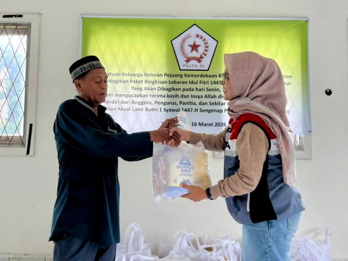 Berbagi Kebahagiaan Ramadan Bersama Keluarga Veteran dan Komunitas