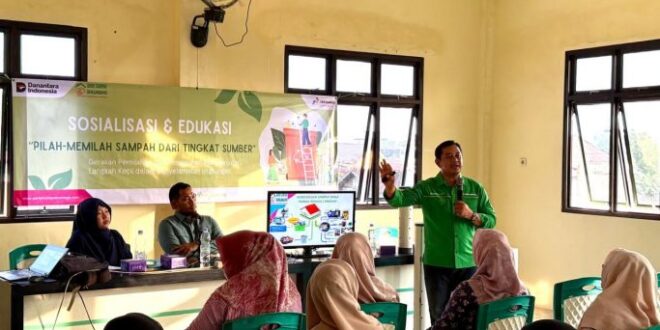 Pertamina Patra Niaga Regional Sumbagsel Edukasi Warga Kasang Pilah Sampah dari Rumah