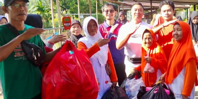 Dukung Lansia Hidup Sehat Sekaligus Peduli Lingkungan di Jambi