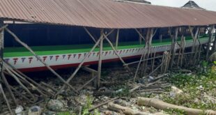 Melihat Pembuatan Perahu Bidar di Kampung Tatang 35 Ilir