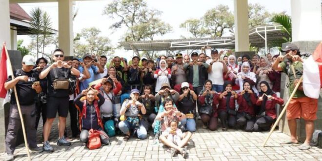 Tim Bentang Merah Putih Sidoarjo Siap Bentangkan Bendera 2.026 Meter di Gunung Dempo