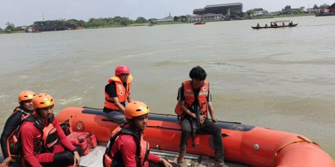Warga Gandus Tenggelam di Sungai Musi Gegara Perahunya Ditabrak Speedboat