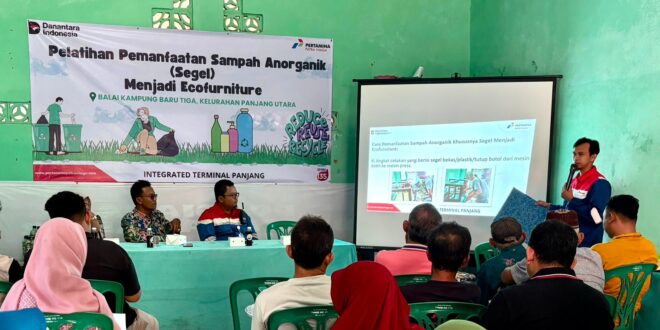 Pertamina Patra Niaga Regional Sumbagsel Ubah Limbah Segel Mobil Tangki Bekas Jadi Ecofurniture