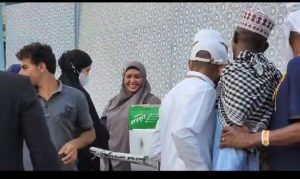 Momen Haji, Rita Suryani Jalani dengan Berbagi