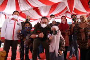 Bupati Dodi Reza Beri 1.203 Penyandang Disabilitas BST