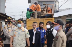 Disdagperin dan Tim Penegakan Perda PKL Tertibkan Pedagang Kawasan Eks Pasar Talang Jawa