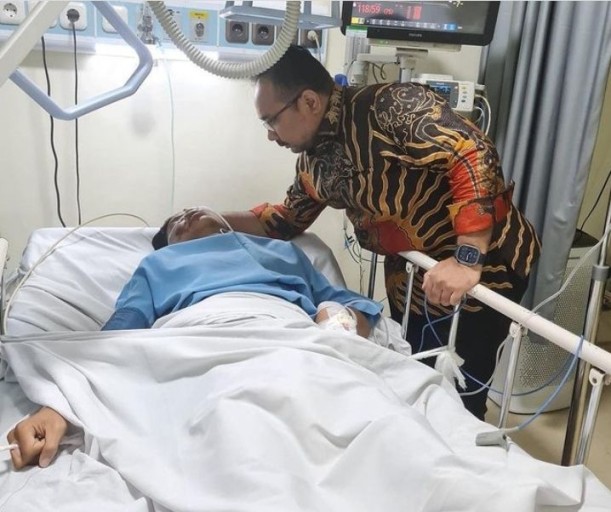 Menteri Agama Gus Yaqut Jenguk Korban Penganiayaan David di RS Medika Permata Hijau