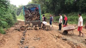 Dinas PUPR Perbaiki Ruas Jalan Desa Jembatan Gantung dan Talang Simpang