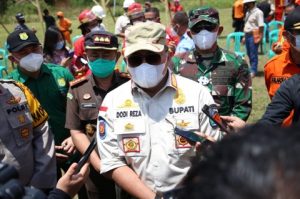 Kucurkan Ratusan Miliar Tangani COVID-19, Dodi Reza Jadi Bupati Terpopuler di Indonesia