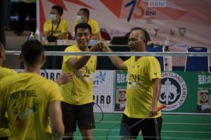 Sekda Muba Apriyadi Buat Semarak Executive Badminton Tournament