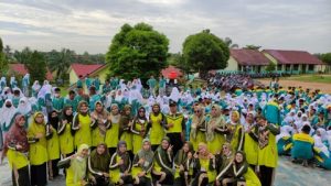Hari Kebangkitan Nasional, SMA Negeri 2 Martapura Gelar Jalan Sehat Keliling Lingkungan Sekolah